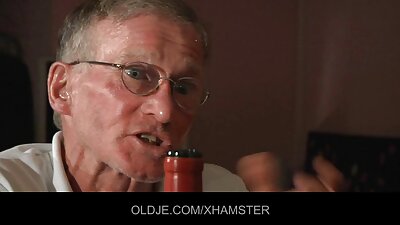 Căței thailandeze îi place să fie în vârful unui penis dur