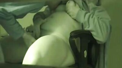 Milf cu fund sexy cu păsărică foarte strânsă și sâni fierbinți