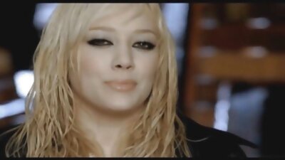 Cuplu leagăn se distrează acasă. O blondă obraznică iubește pula