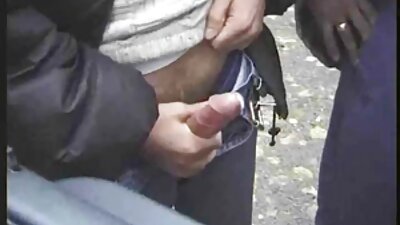 Cuplu tânăr iubitor care se îndreaptă cu sex tape de casă prietena fierbinte brunetă